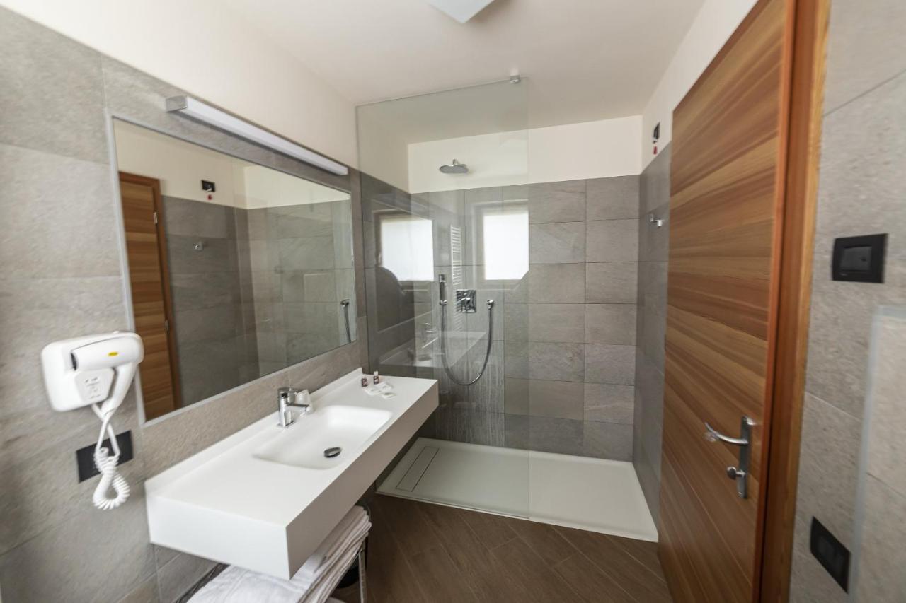 Hotel Garni Paradisi - Wellness & Spa Mezzano Luaran gambar