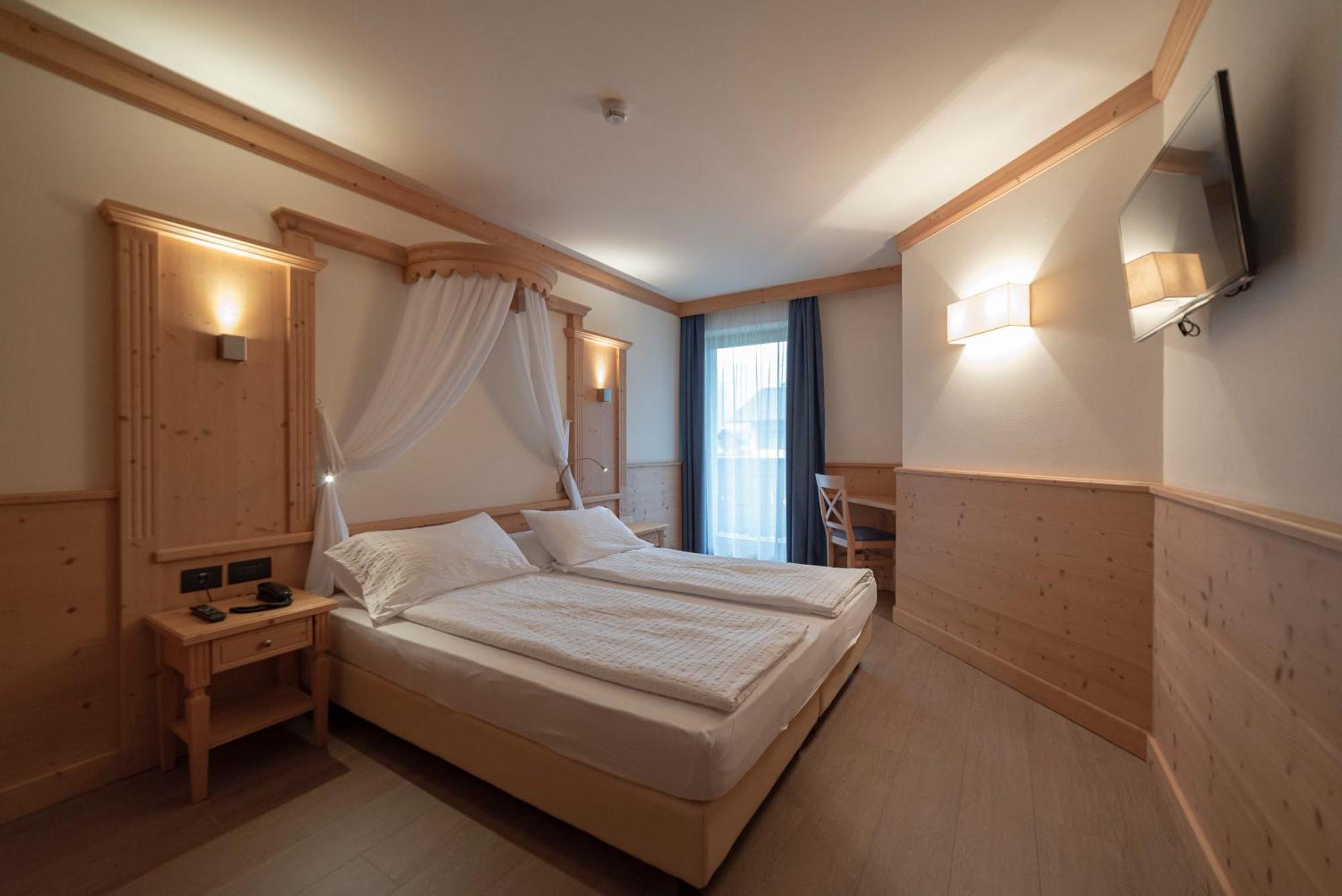 Hotel Garni Paradisi - Wellness & Spa Mezzano Luaran gambar