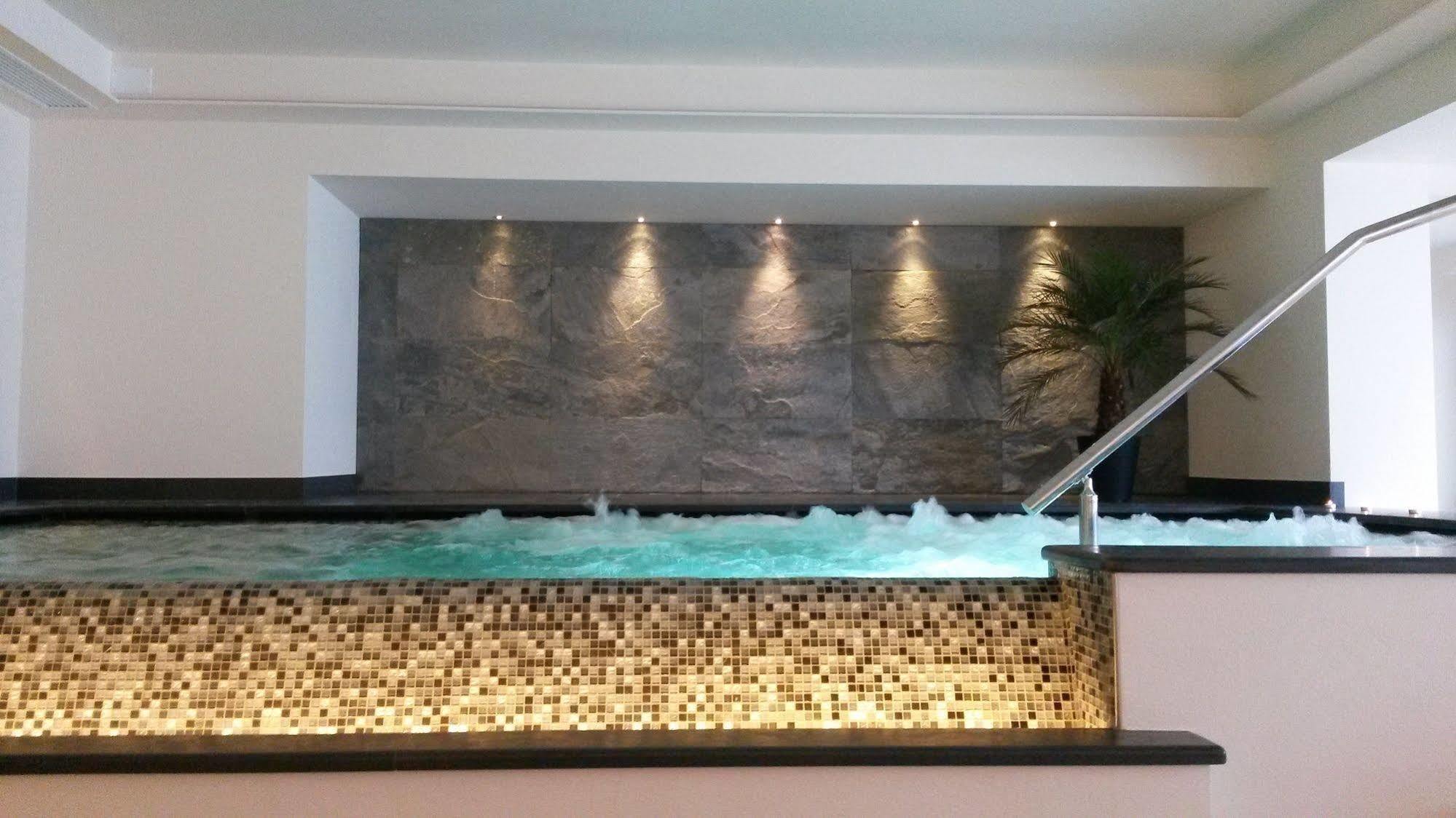 Hotel Garni Paradisi - Wellness & Spa Mezzano Luaran gambar