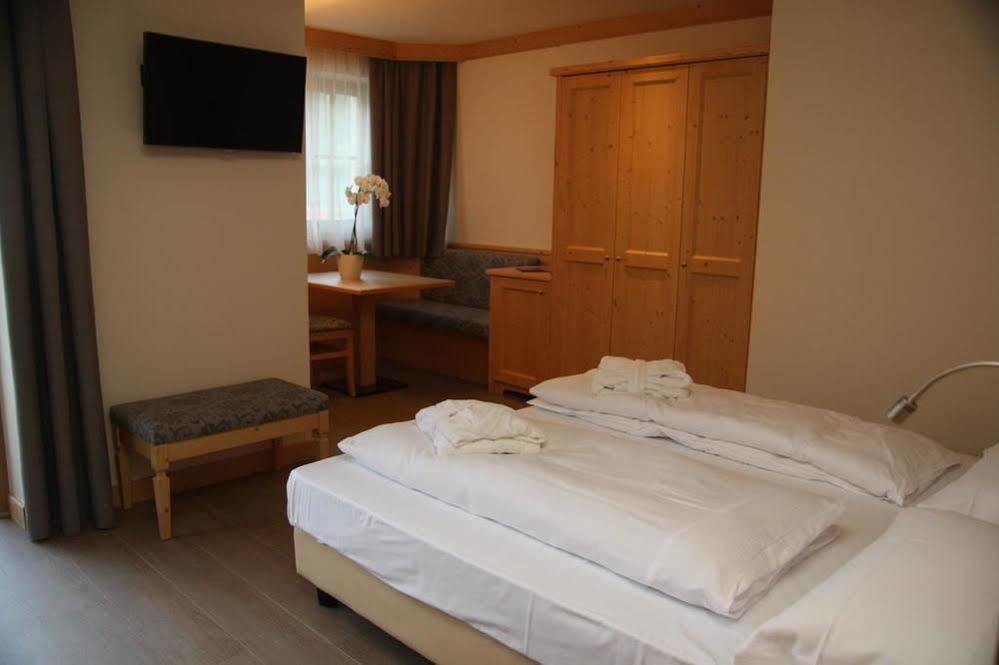 Hotel Garni Paradisi - Wellness & Spa Mezzano Luaran gambar